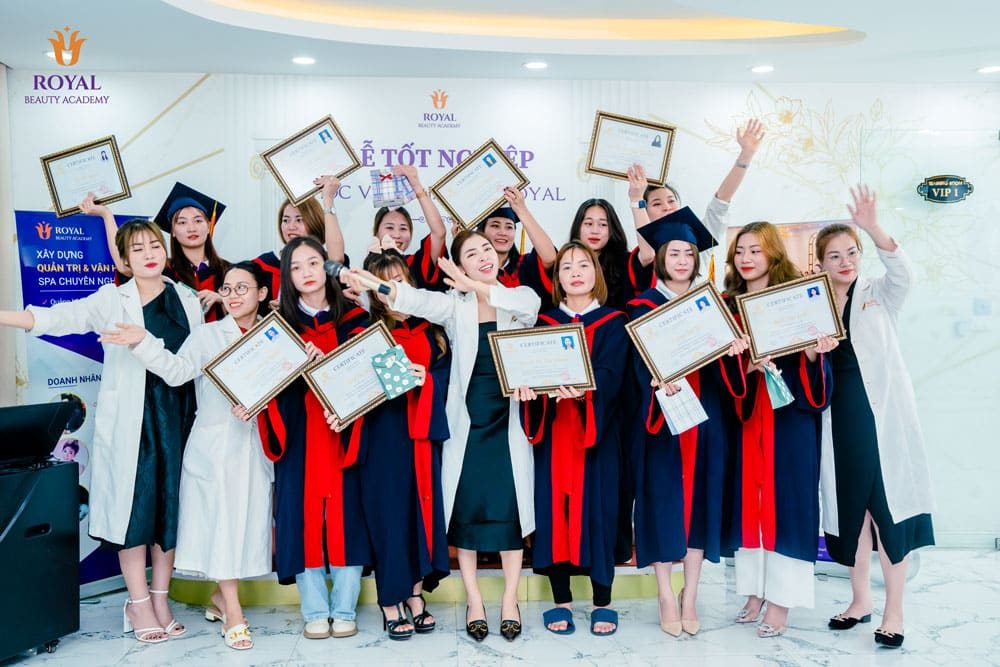 Học một khóa phun xăm thẩm mỹ mất bao lâu?
