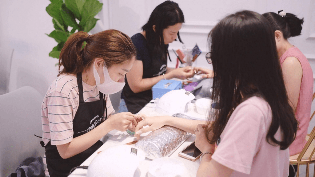 Địa chỉ học là một trong những vấn đề cần lưu tâm nhất trước khi học nail